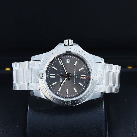 Breitling Colt Automatic 41mm, Anthracite Dial - Stainless Steel on Bracelet - Picture 4 of 8